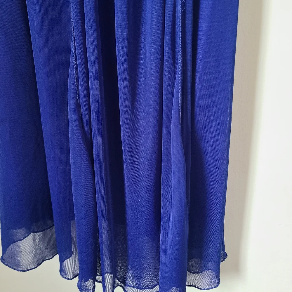 Dress - Picture 4 of 7